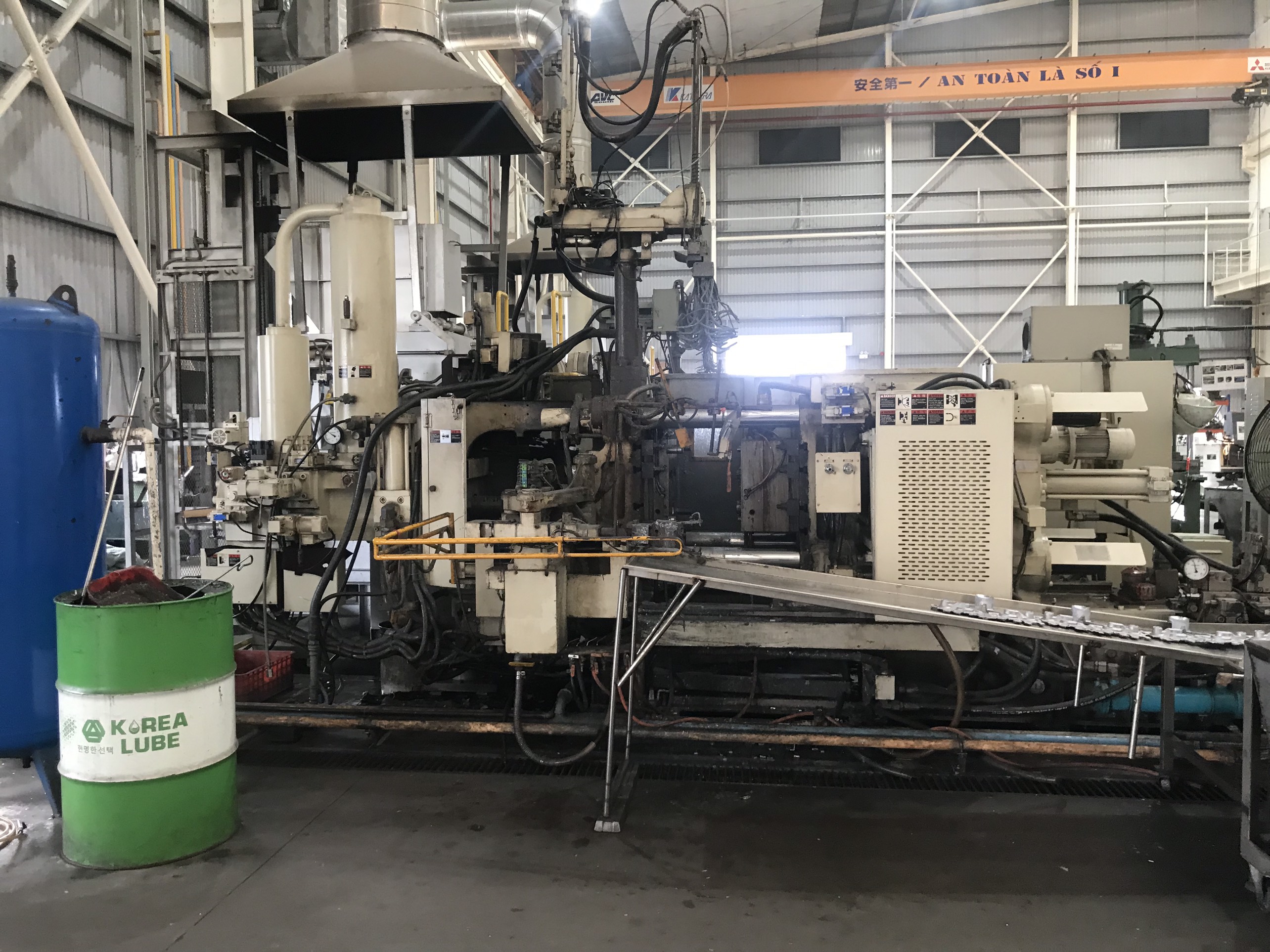 Die casting machine at Katsura VN factory